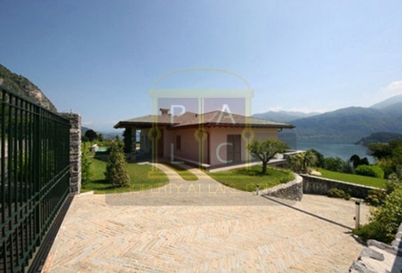 Villa with Bellagio View